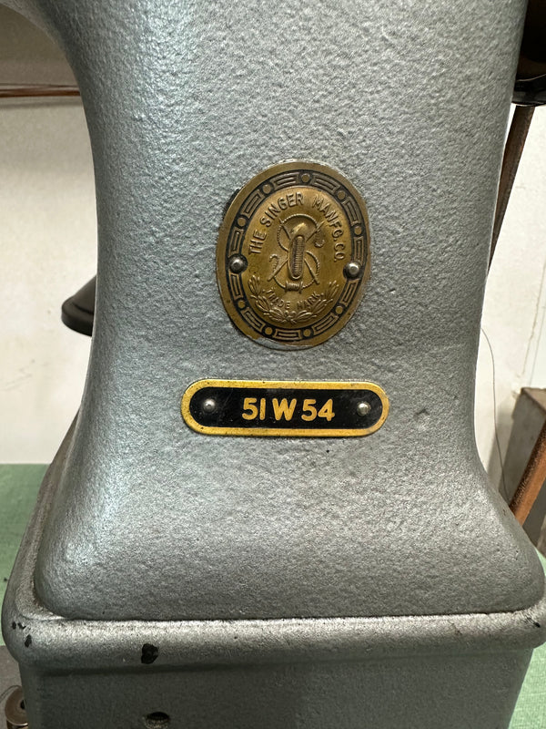 Singer 51W54 Sewing Machine